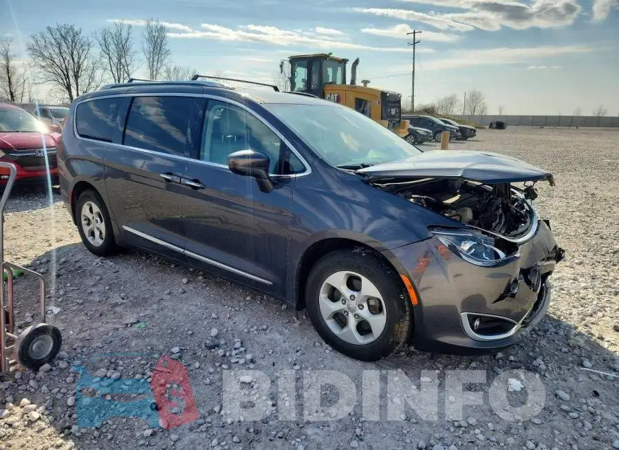 2C4RC1L71JR364982 Photo# 4