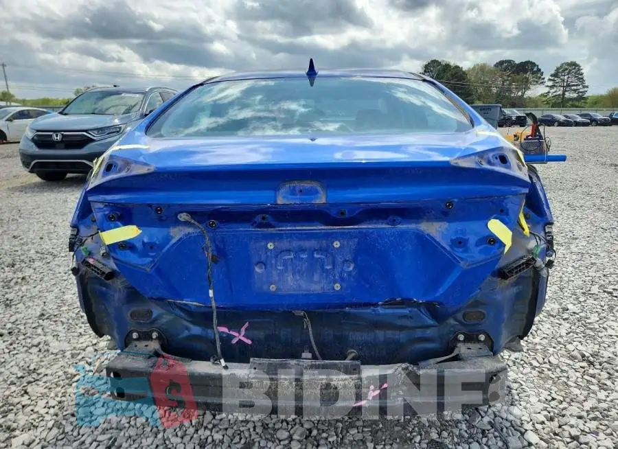 19XFC2F72JE021717 Photo# 6