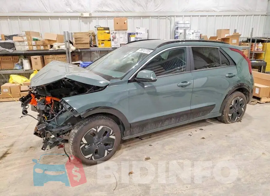 KNDCR3L1XP5073835 Photo# 1
