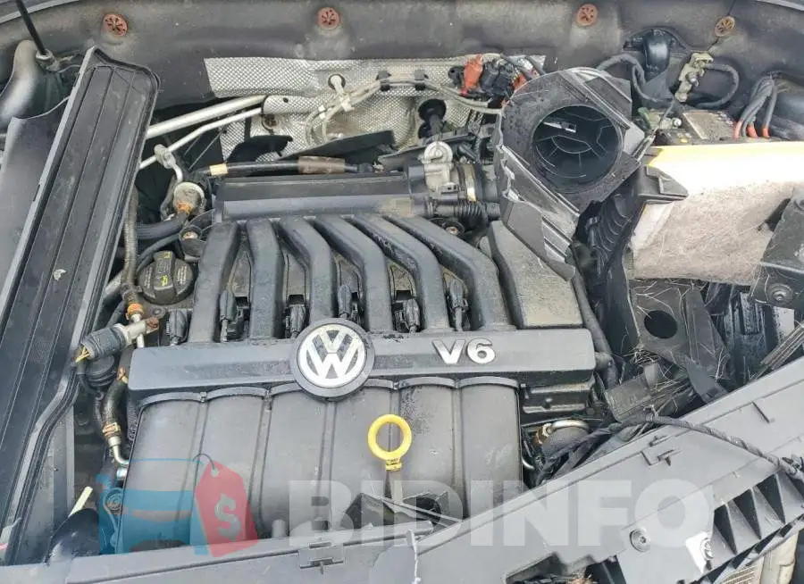 1V2MR2CA8KC566219 Photo# 12