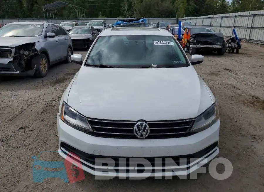 3VWDB7AJ4HM251735 Photo# 5