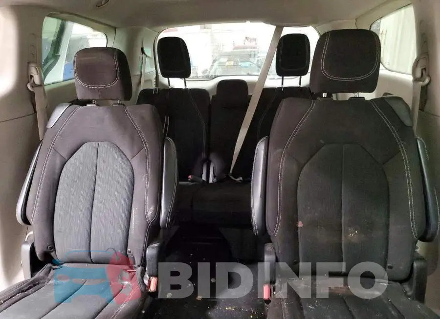 2C4RC1CG4NR225046 Photo# 10
