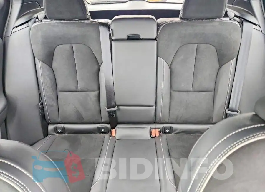 YV4162UM6M2468172 Photo# 10