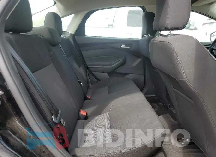 1FADP3F2XHL332969 Photo# 10