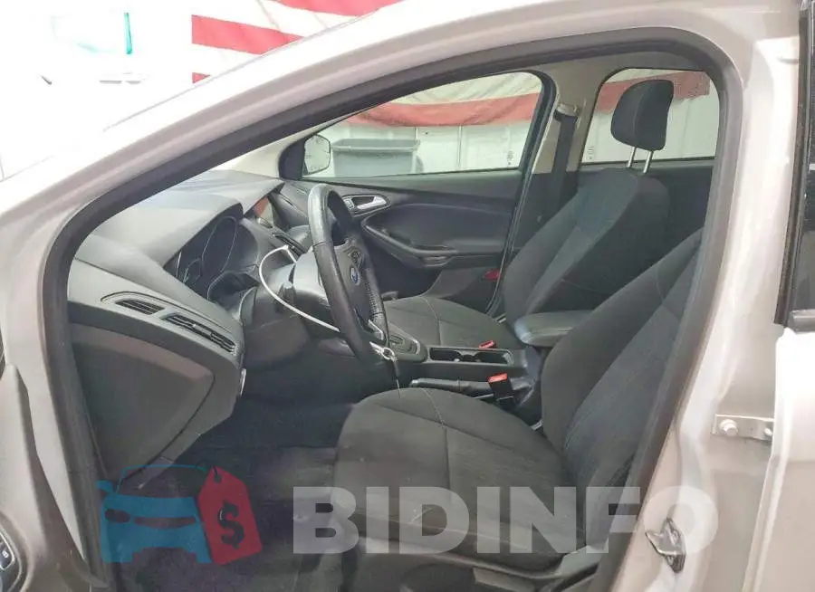 1FADP3M2XJL225784 Photo# 7