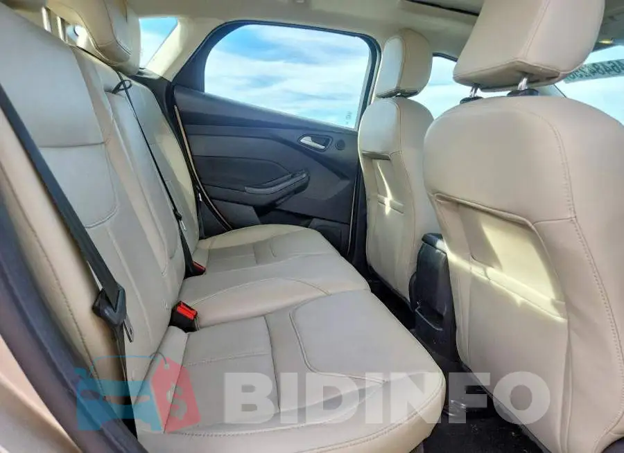 1FADP3N28HL272398 Photo# 10
