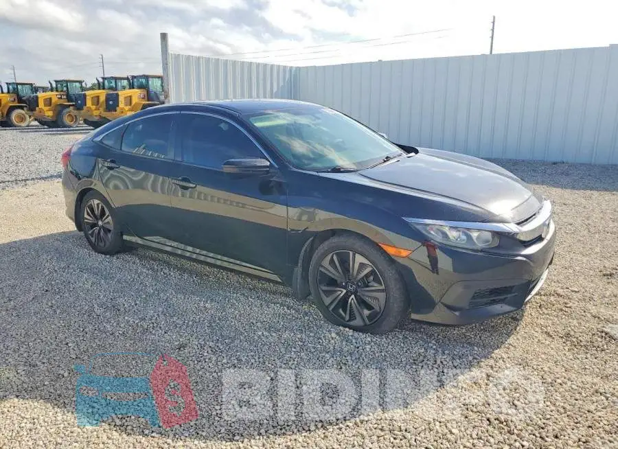 2HGFC2F59JH586132 Photo# 4