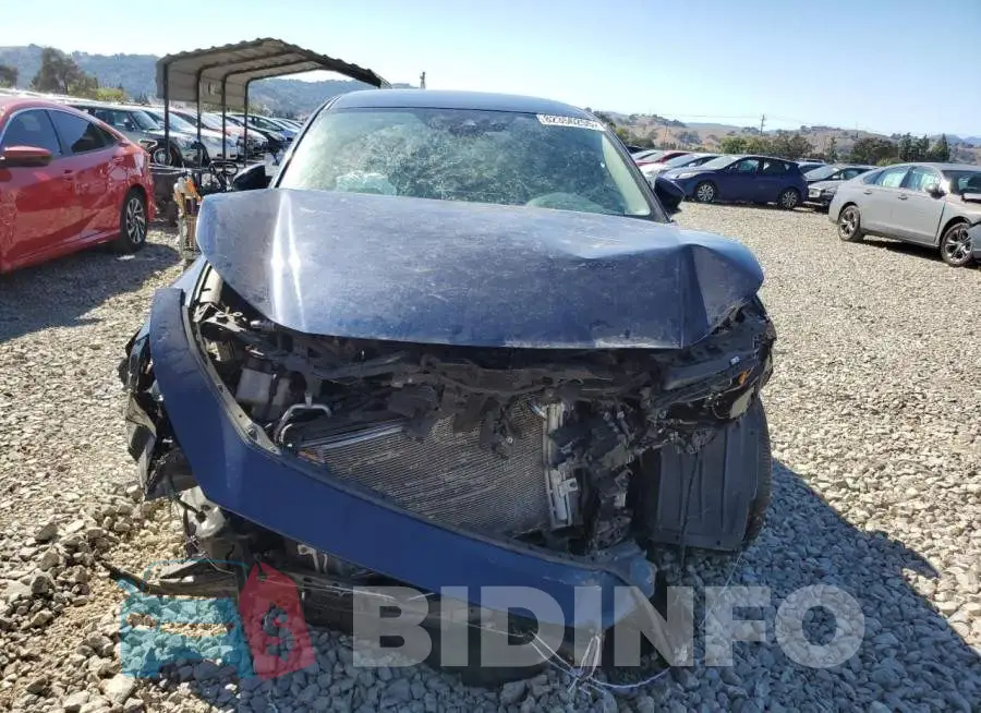 3MVDMBBL2MM217107 Photo# 5