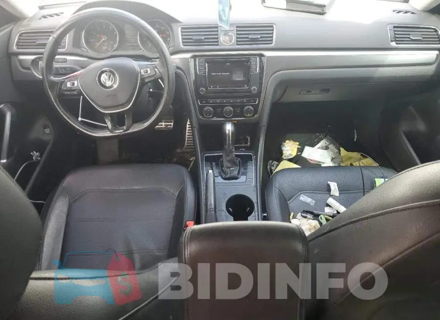 1VWDT7A38HC025407 Photo# 8