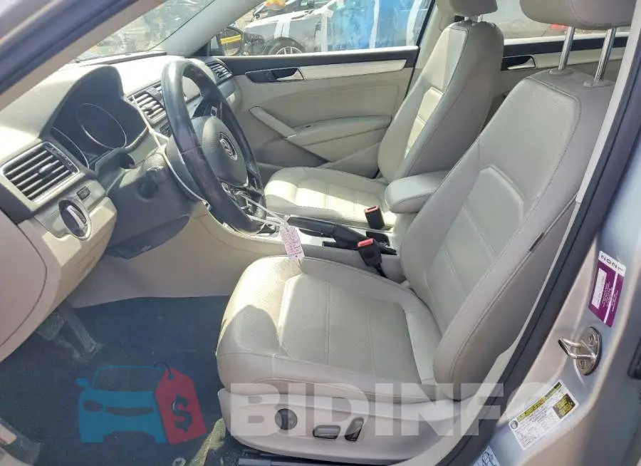 1VWLA7A33KC004327 Photo# 7