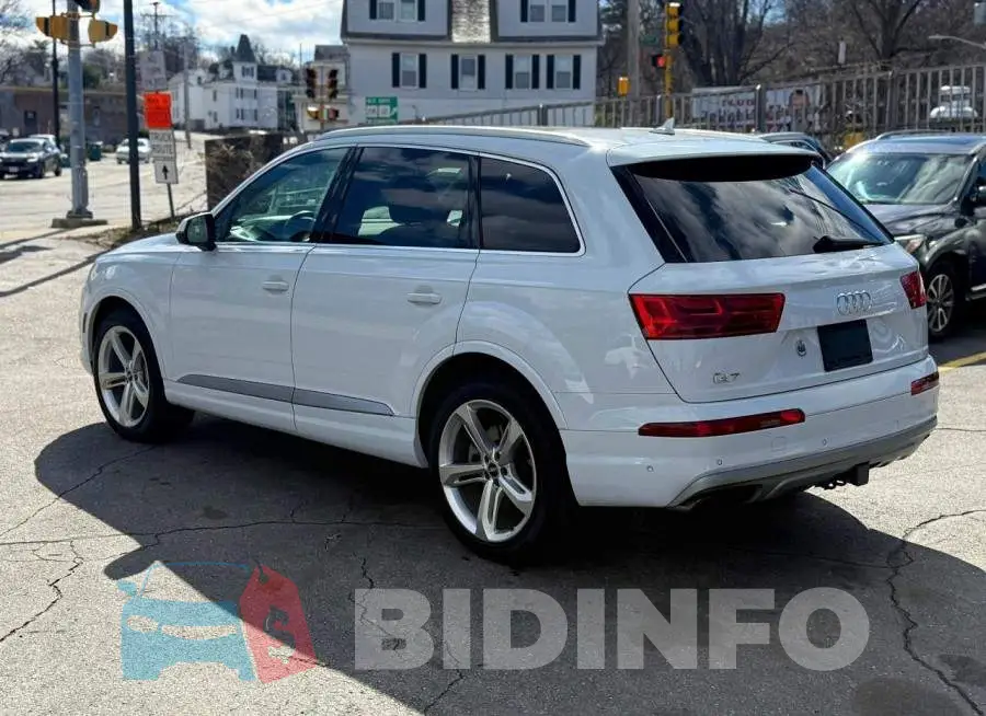 WA1VAAF77KD012049 Photo# 2