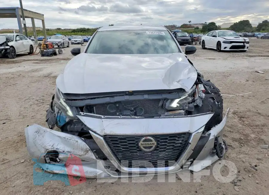 1N4BL4CV3LC133214 Photo# 5