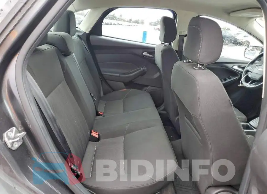1FADP3F23JL202523 Photo# 10