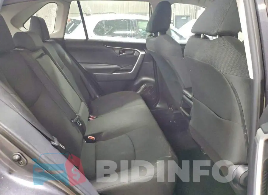 2T3F1RFV8MC176392 Photo# 10
