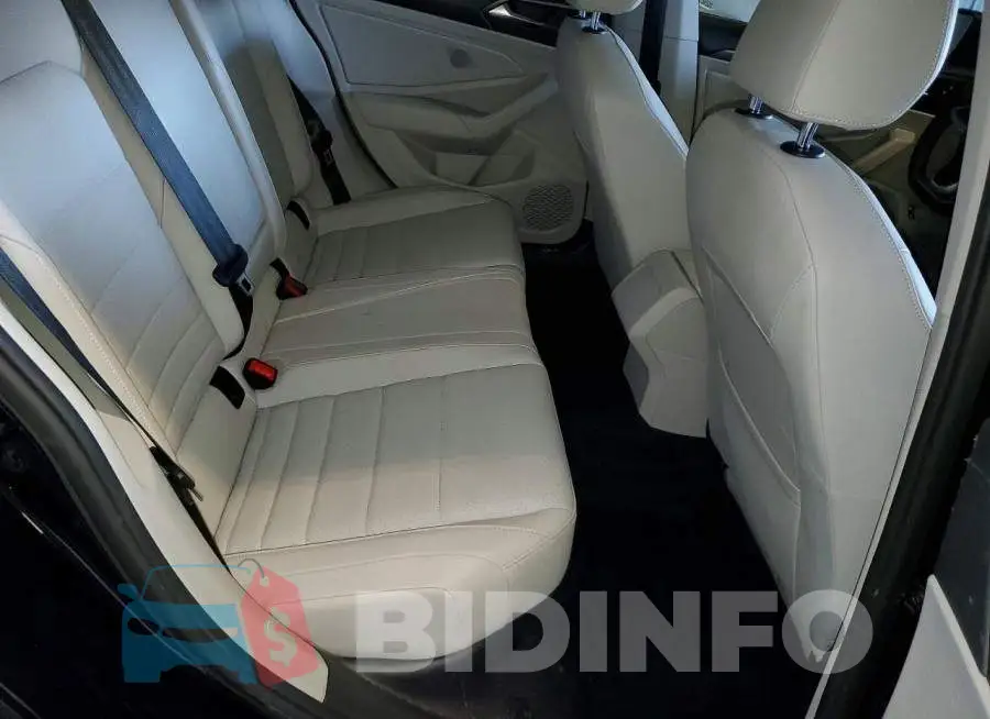 3VW7M7BU2NM006475 Photo# 10