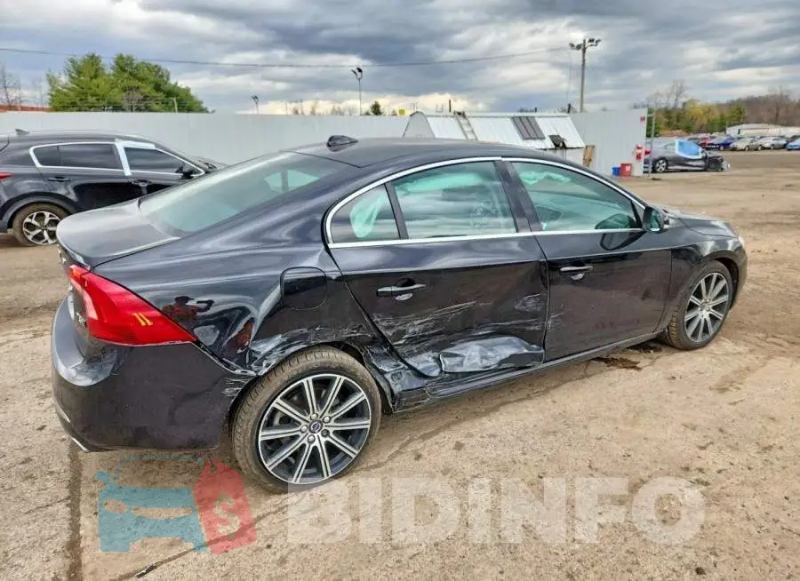 LYV402TK6HB134682 Photo# 3