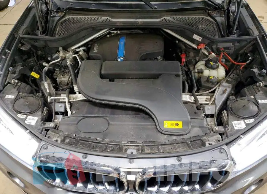 5UXKT0C5XJ0W00001 Photo# 11