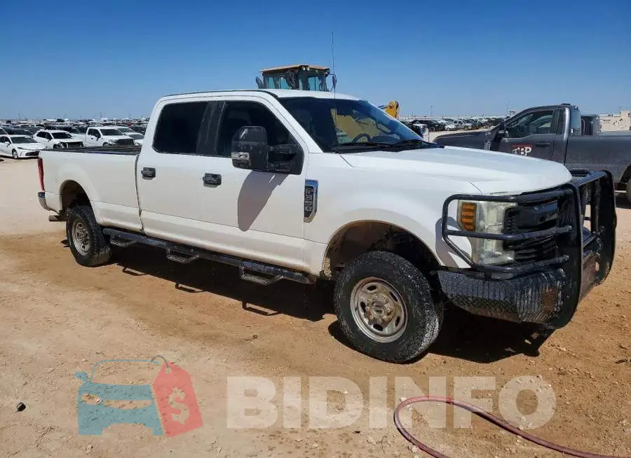 1FT8W3B65KEC96899 Photo# 4