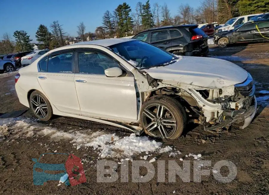 1HGCR2F15HA271237 Photo# 4
