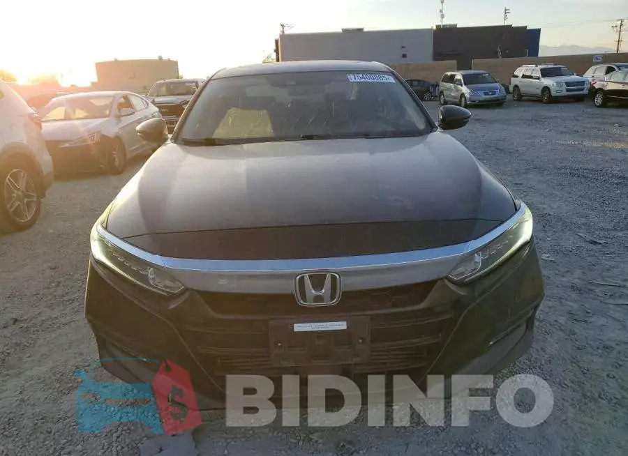 1HGCV1F57JA027975 Photo# 5