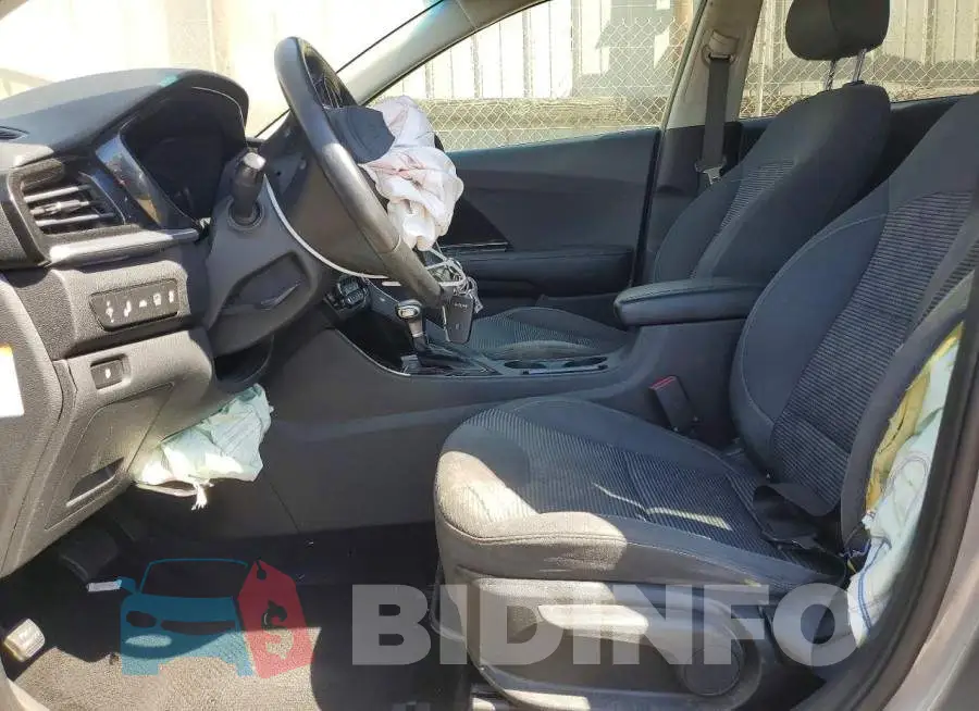 KNDCB3LCXN5548032 Photo# 7