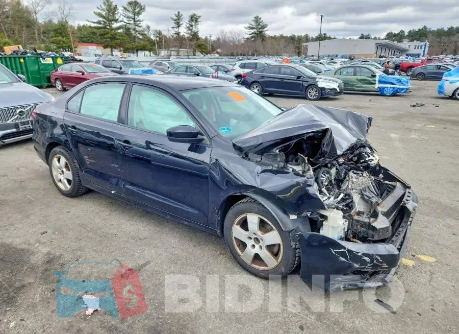 3VW167AJ7HM289015 Photo# 4