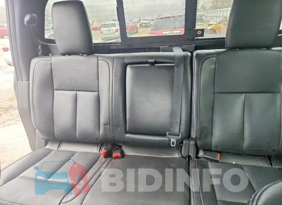 1N6AA1E56JN546122 Photo# 10