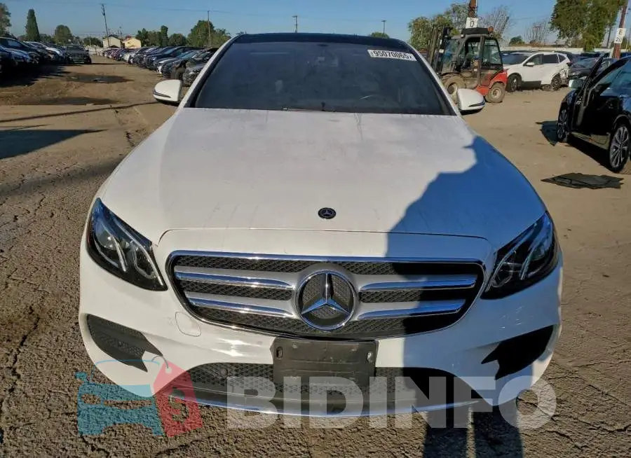 WDDZF6JB2KA514086 Photo# 5
