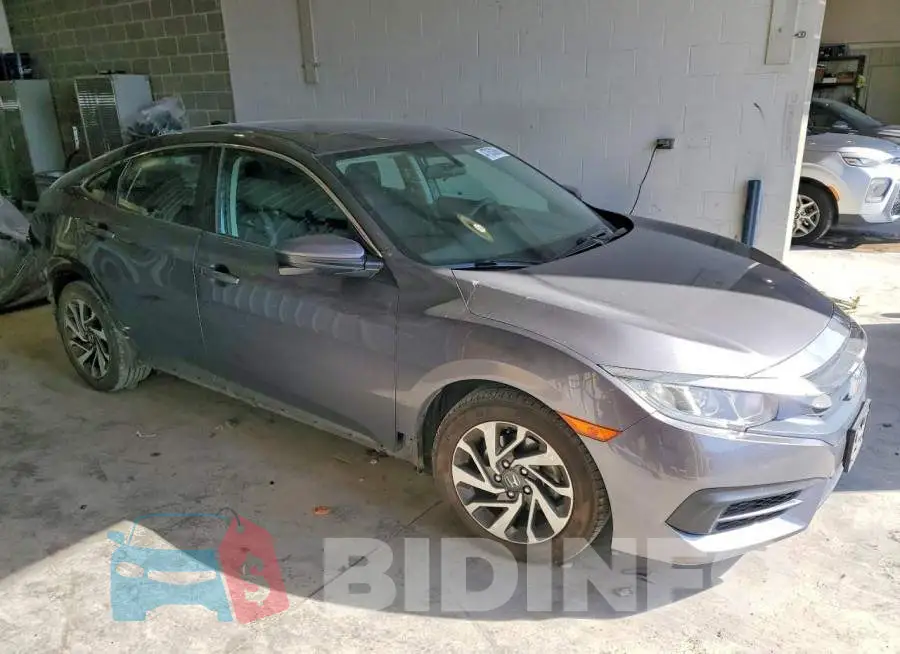 19XFC2F70HE017983 Photo# 4