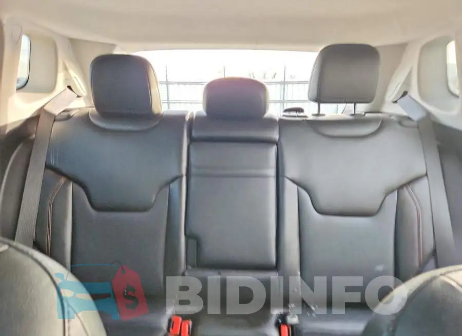 3C4NJDCB9LT127358 Photo# 10