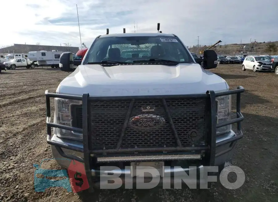 1FT8X3B61KEF79894 Photo# 5