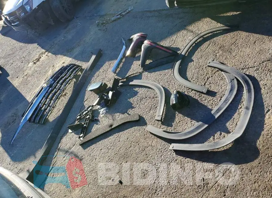 1GNERGRS0SJ290141 Photo# 13