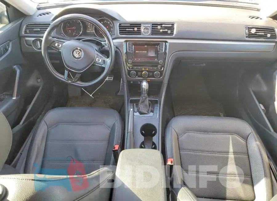 1VWDT7A32HC075137 Photo# 8