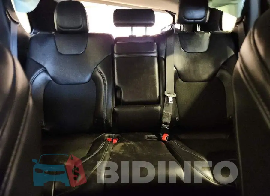 1C4PJMLB2KD239075 Photo# 10