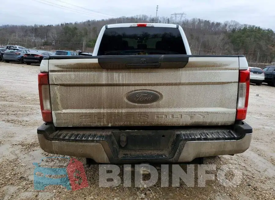 1FT7W2BT8JEB97410 Photo# 6