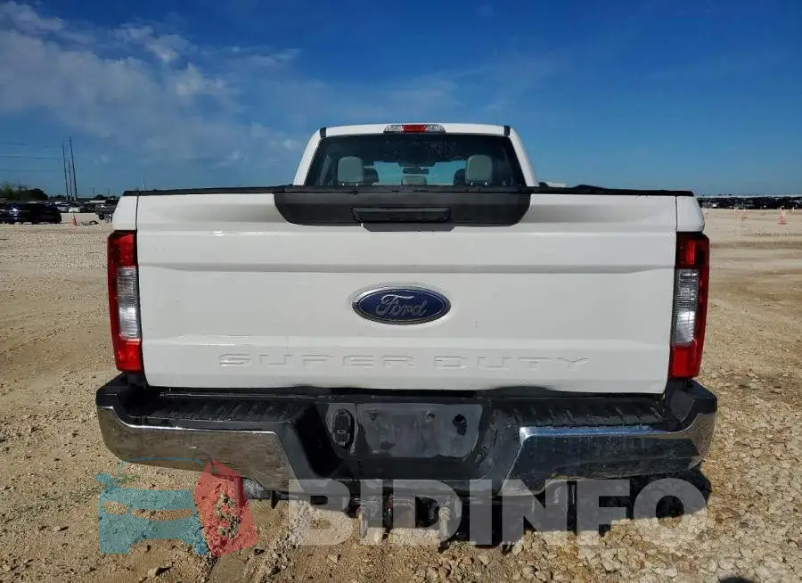 1FT7X2A62HED11243 Photo# 6