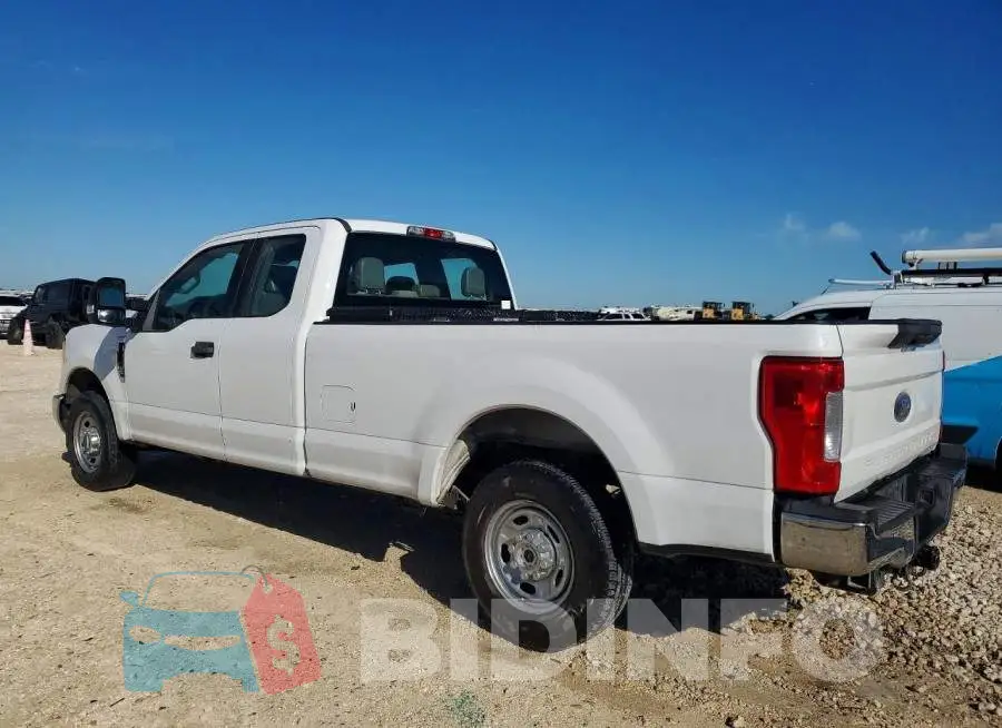 1FT7X2A62HED11243 Photo# 2