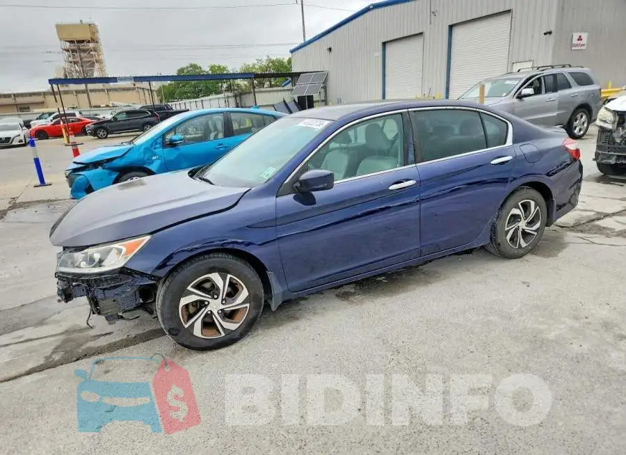 1HGCR2F37HA130543 Photo# 1