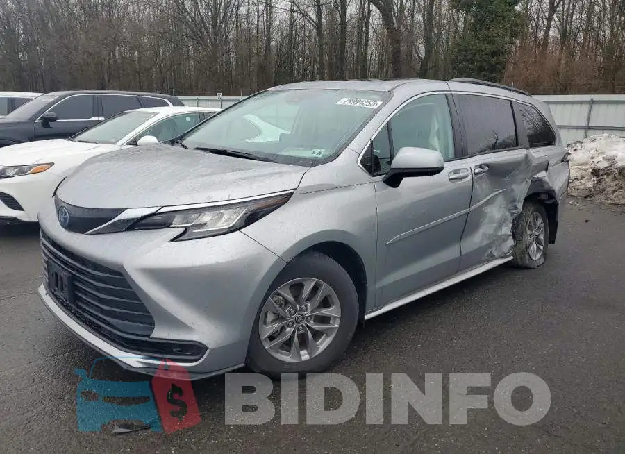 5TDBRKEC3PS173516 Photo# 1