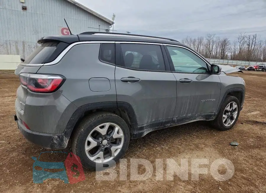 3C4NJDCB3LT110538 Photo# 3