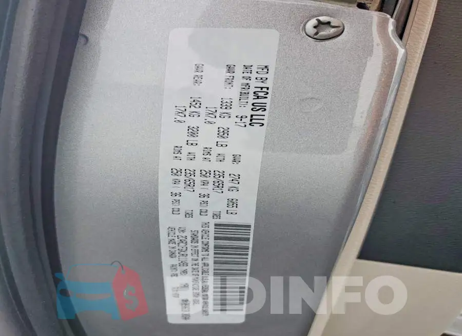 2C4RC1FGXJR111493 Photo# 13