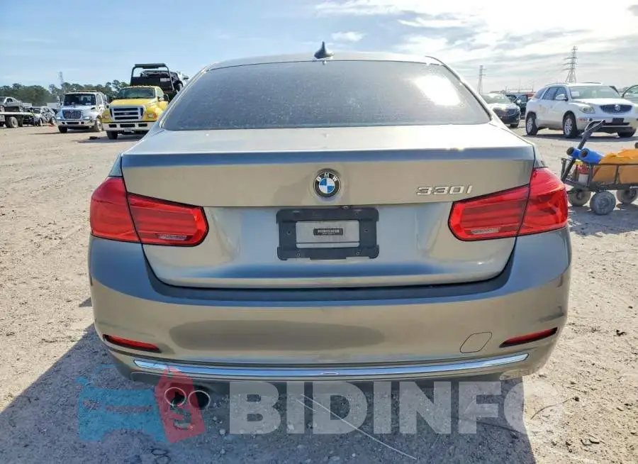 WBA8B9C52JEE81401 Photo# 6