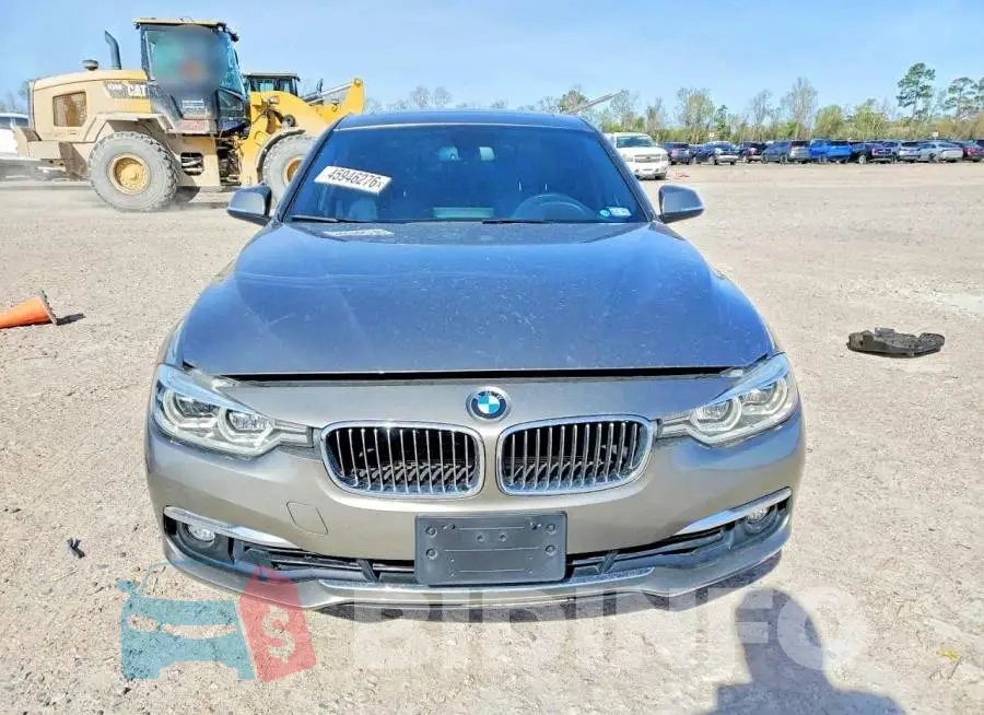 WBA8B9C52JEE81401 Photo# 5