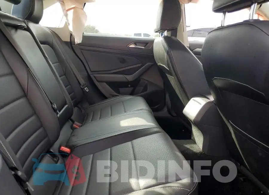 3VW7M7BU9NM013391 Photo# 10