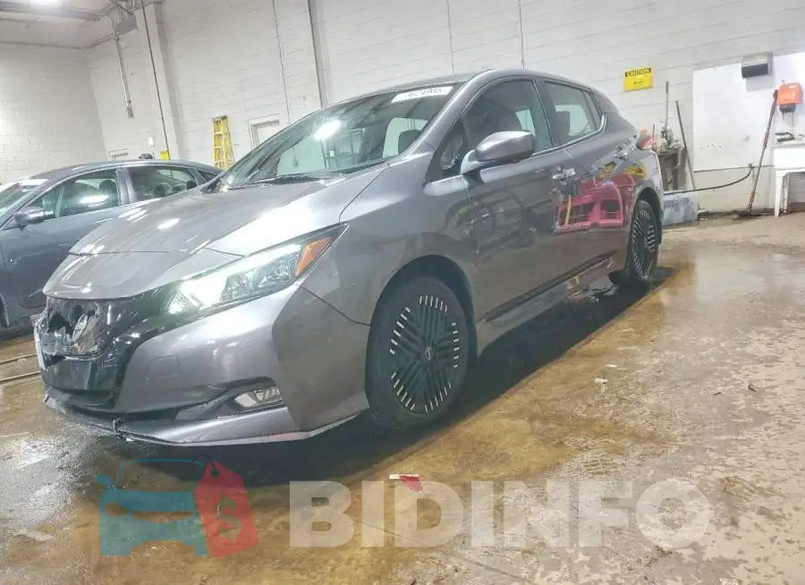 1N4CZ1CV9RC552310 Photo# 1