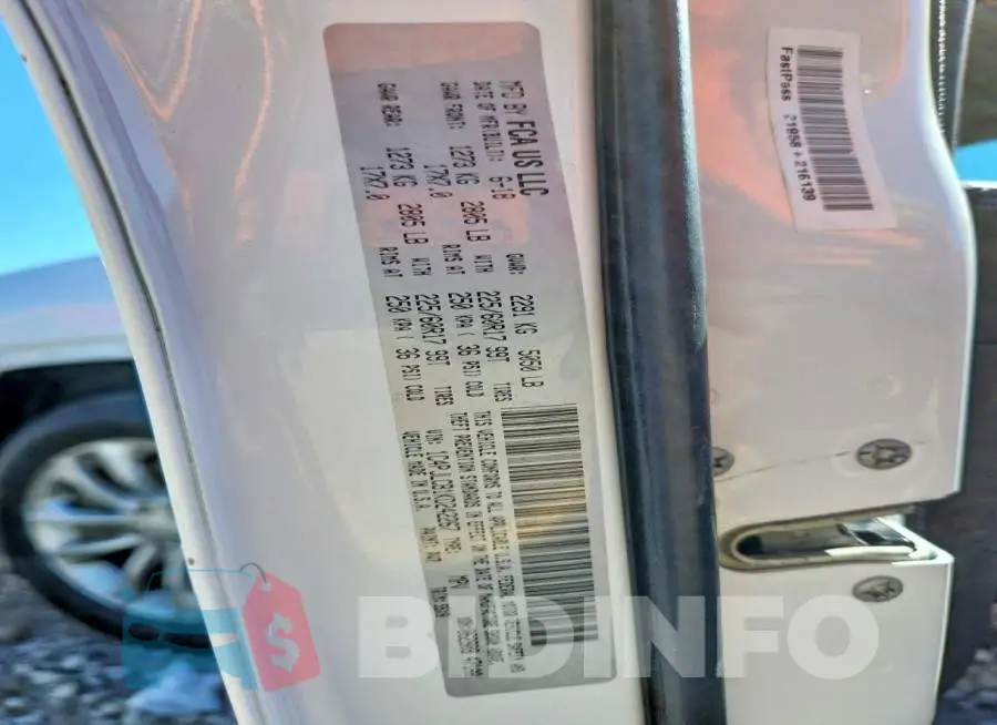1C4PJLCB1KD242267 Photo# 13
