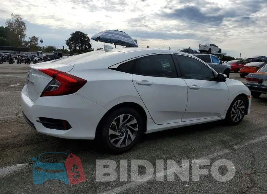 19XFC2F7XHE001323 Photo# 3