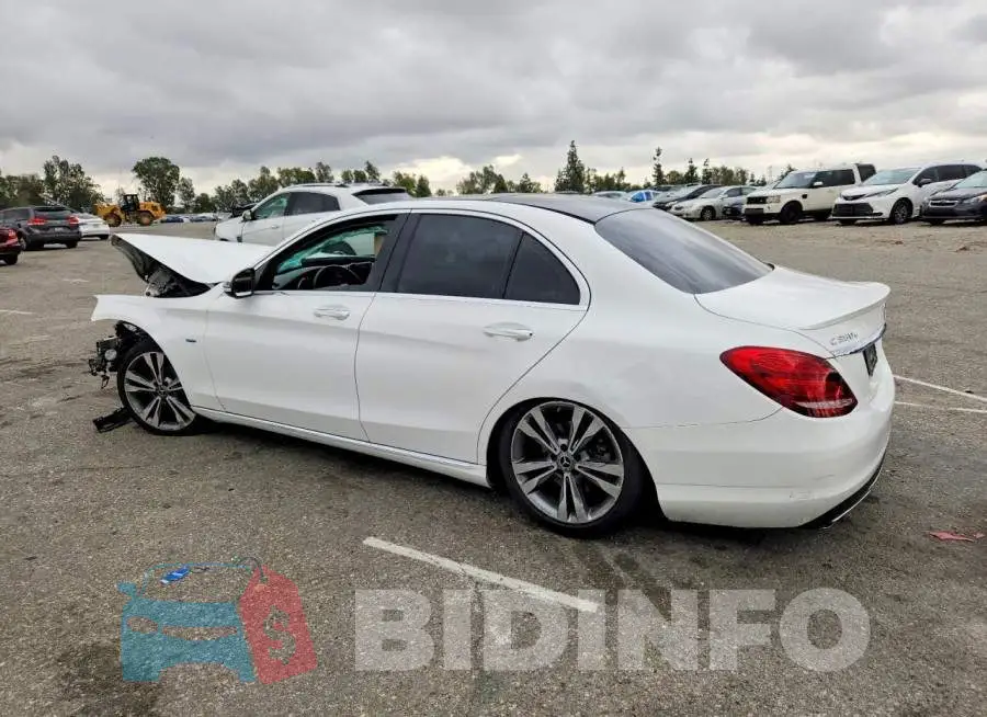 55SWF4HB7HU226845 Photo# 2