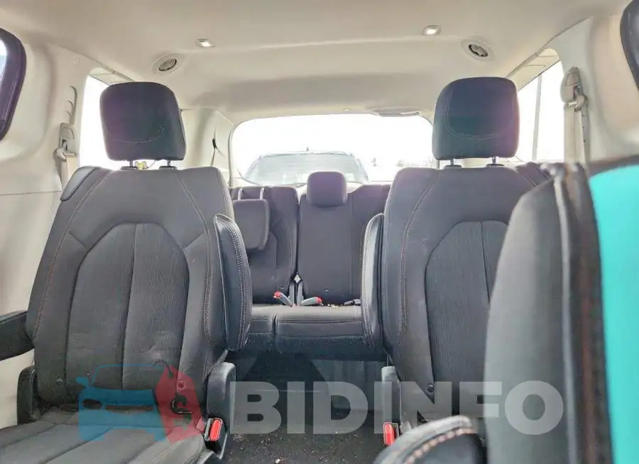 2C4RC1FG7KR541239 Photo# 10