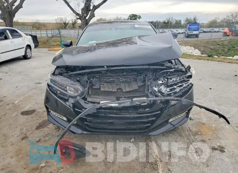 1HGCV2F32KA026514 Photo# 5